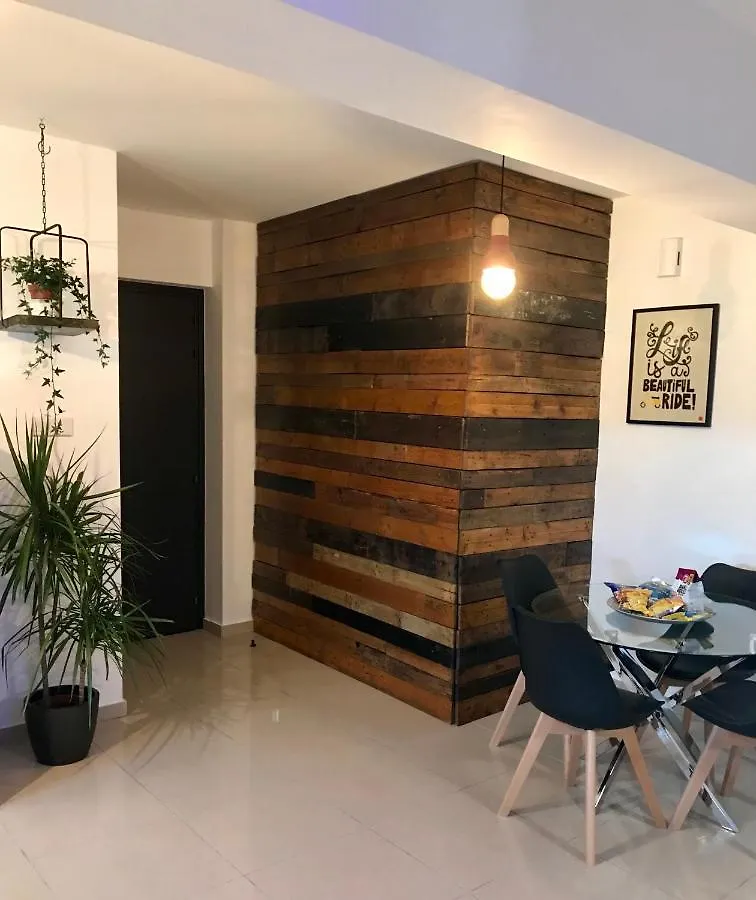 Fat Cow Apartment 101 Λάρνακα