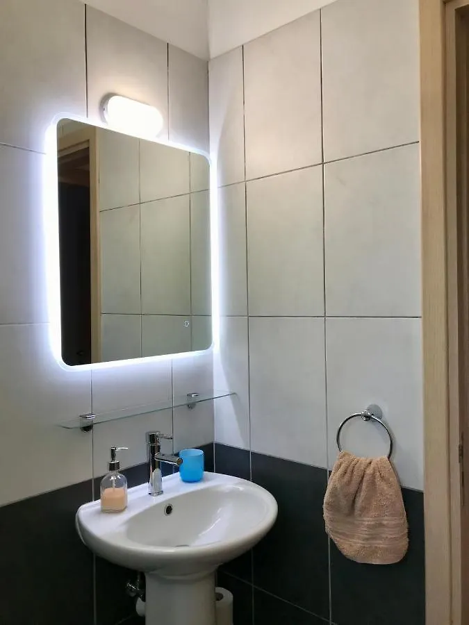 Fat Cow Apartment 101 Λάρνακα 0*,  Κύπρος