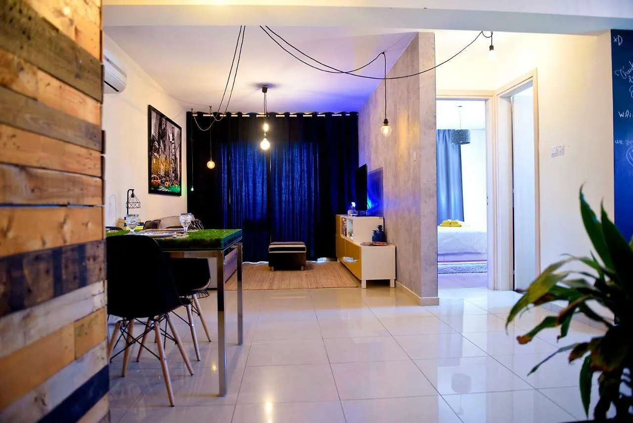 Fat Cow Apartment 101 Λάρνακα